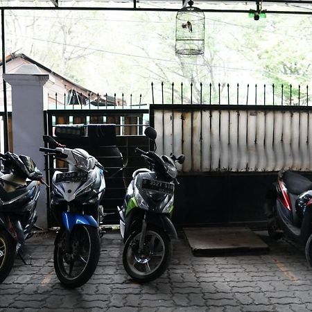 Cosmo Tanjung Duren Mitra Reddoorz Jakarta Bagian luar foto