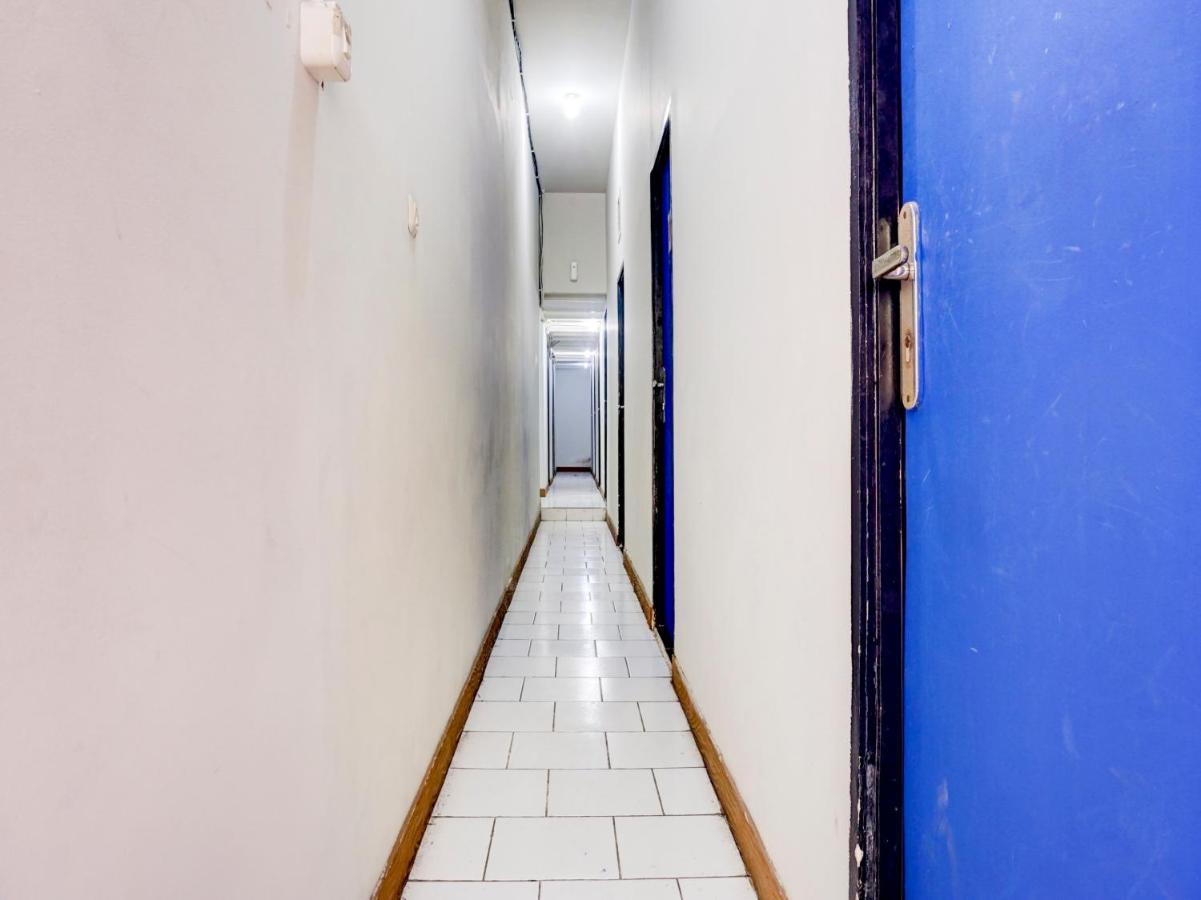 Cosmo Tanjung Duren Mitra Reddoorz Jakarta Bagian luar foto