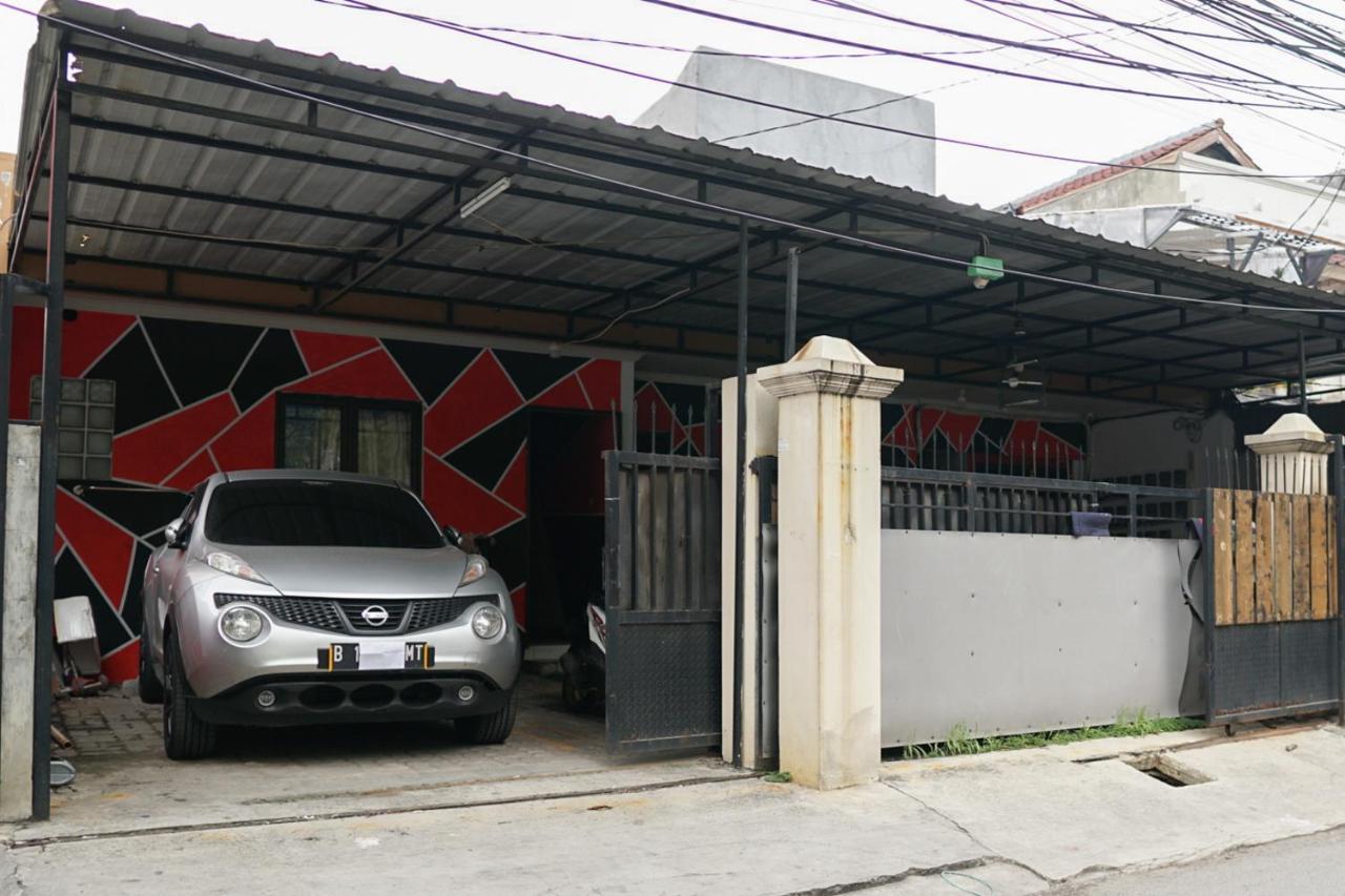 Cosmo Tanjung Duren Mitra Reddoorz Jakarta Bagian luar foto