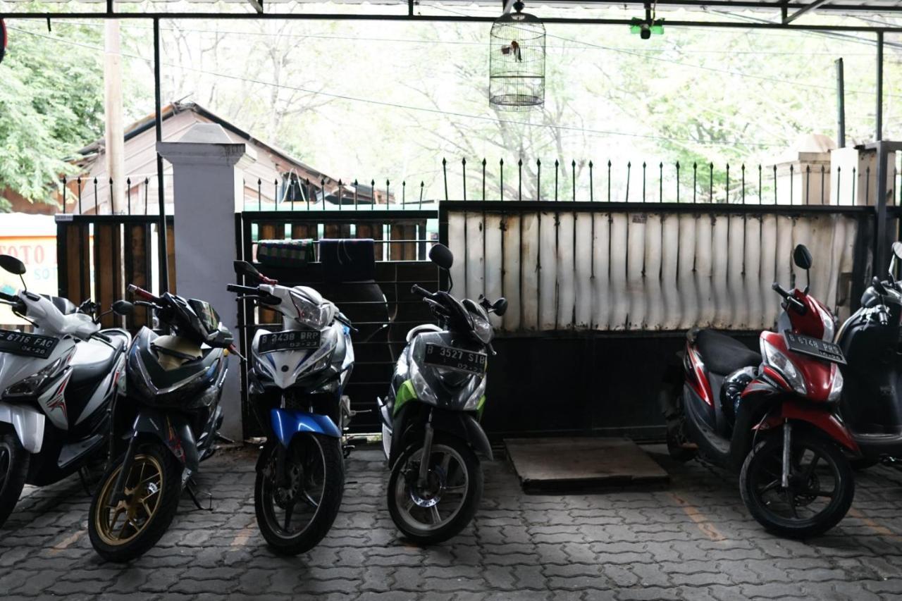 Cosmo Tanjung Duren Mitra Reddoorz Jakarta Bagian luar foto