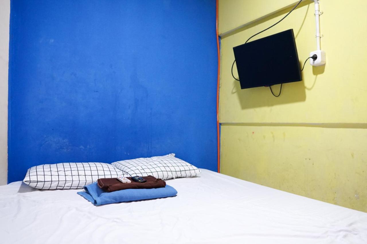 Cosmo Tanjung Duren Mitra Reddoorz Jakarta Bagian luar foto