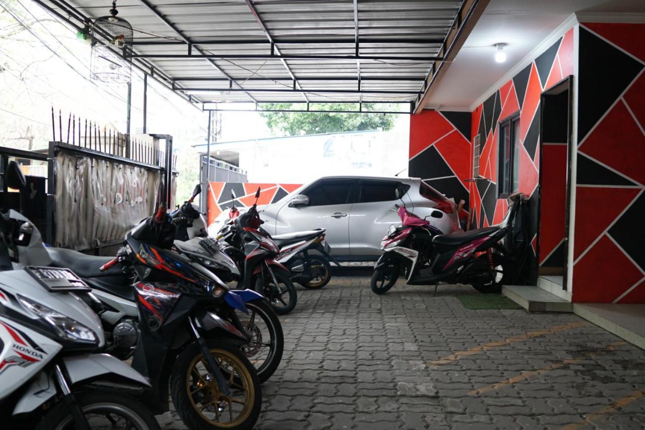 Cosmo Tanjung Duren Mitra Reddoorz Jakarta Bagian luar foto