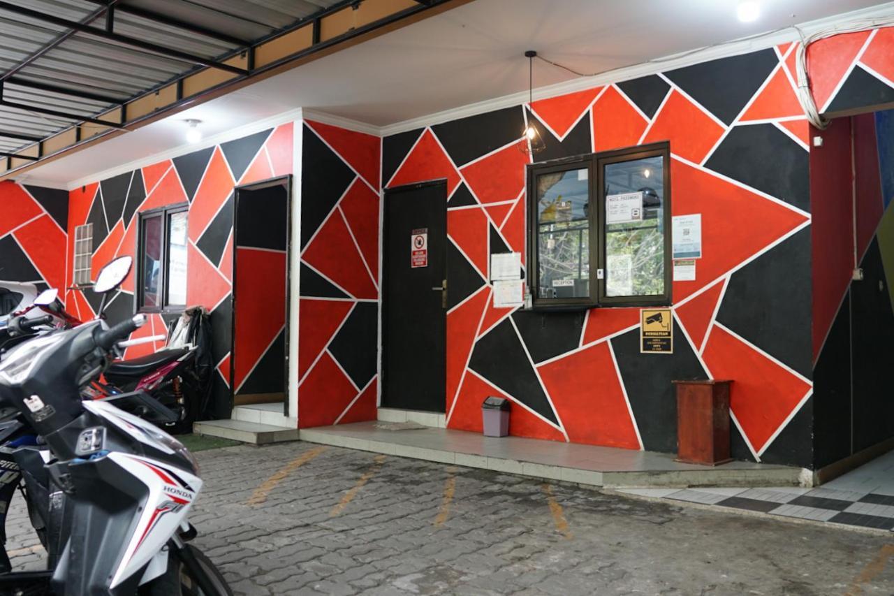 Cosmo Tanjung Duren Mitra Reddoorz Jakarta Bagian luar foto
